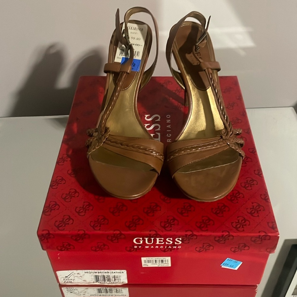 Guess by Marciano size 7.5 brown leather shoes